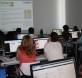 Alumnos recibiendo clase en el aula de informática del ISM.
