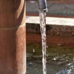 CNMC alerta pérdida agua urbana alcanza 25% y recomienda mejorar la gestión